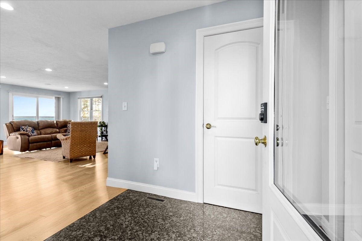 25 King Phillip Rd