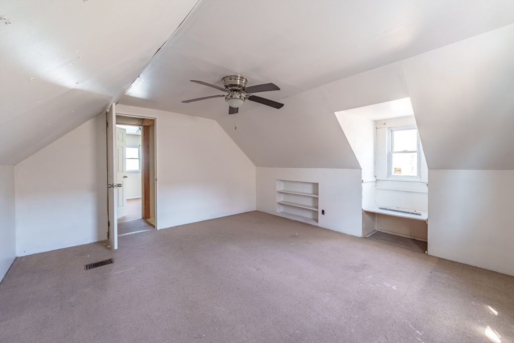 Springfield, Massachusetts 01109, United States, 3 Bedrooms Bedrooms, ,1 BathroomBathrooms,Residential,Active,84952