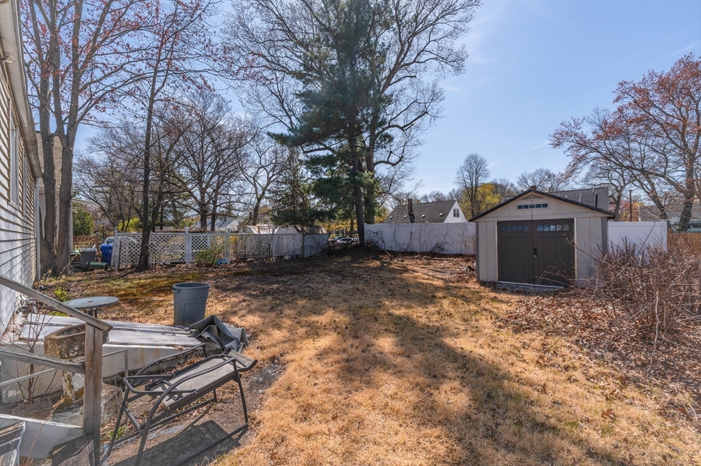 Springfield, Massachusetts 01109, United States, 3 Bedrooms Bedrooms, ,1 BathroomBathrooms,Residential,Active,84952