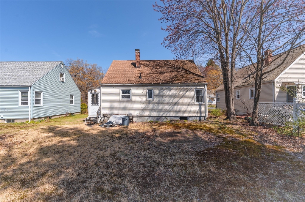 Springfield, Massachusetts 01109, United States, 3 Bedrooms Bedrooms, ,1 BathroomBathrooms,Residential,Active,84952