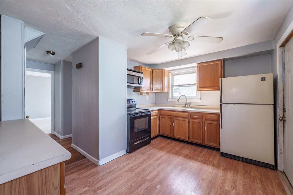 Springfield, Massachusetts 01109, United States, 3 Bedrooms Bedrooms, ,1 BathroomBathrooms,Residential,Active,84952