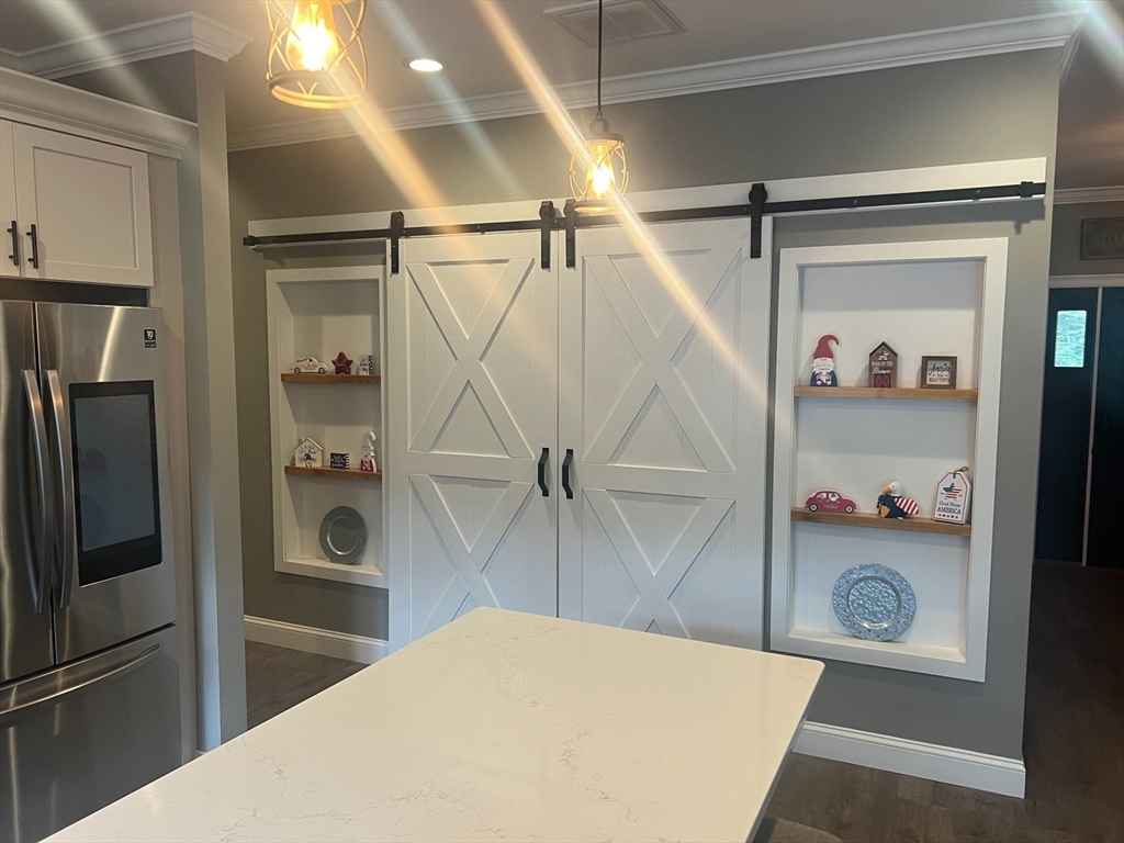 48 Round Farm Rd