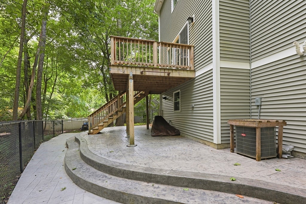 90 Greene St, Hopedale, MA Photo #31