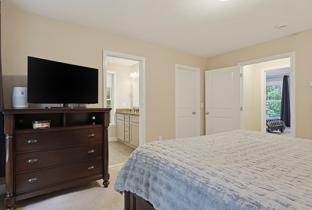 90 Greene St, Hopedale, MA Photo #20