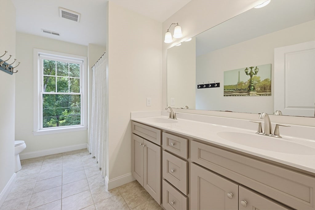 90 Greene St, Hopedale, MA Photo #24