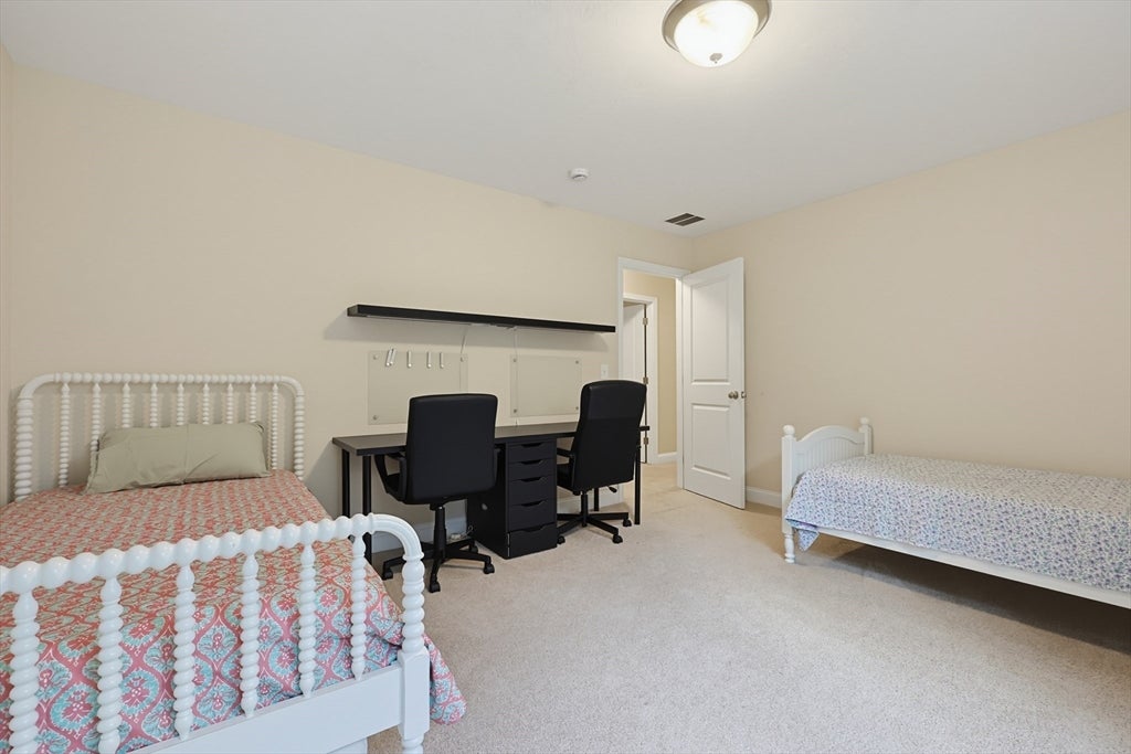 90 Greene St, Hopedale, MA Photo #25