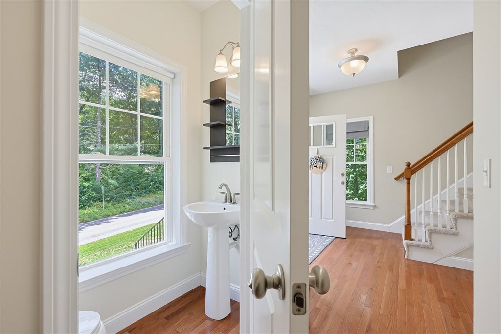 90 Greene St, Hopedale, MA Photo #18