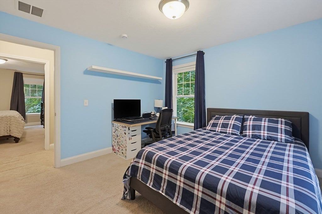 90 Greene St, Hopedale, MA Photo #23