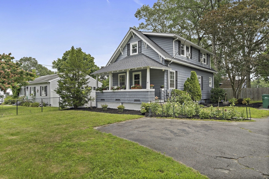 34 Oak Square