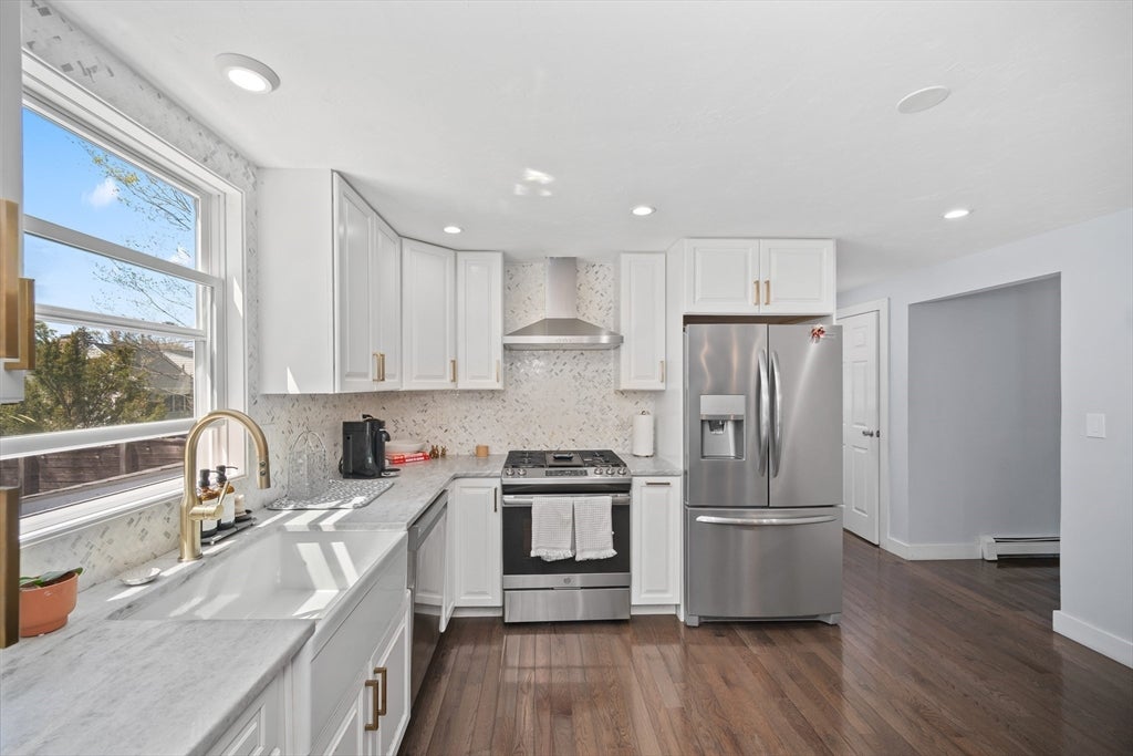 59 Wyvern St, Boston, MA Photo #12