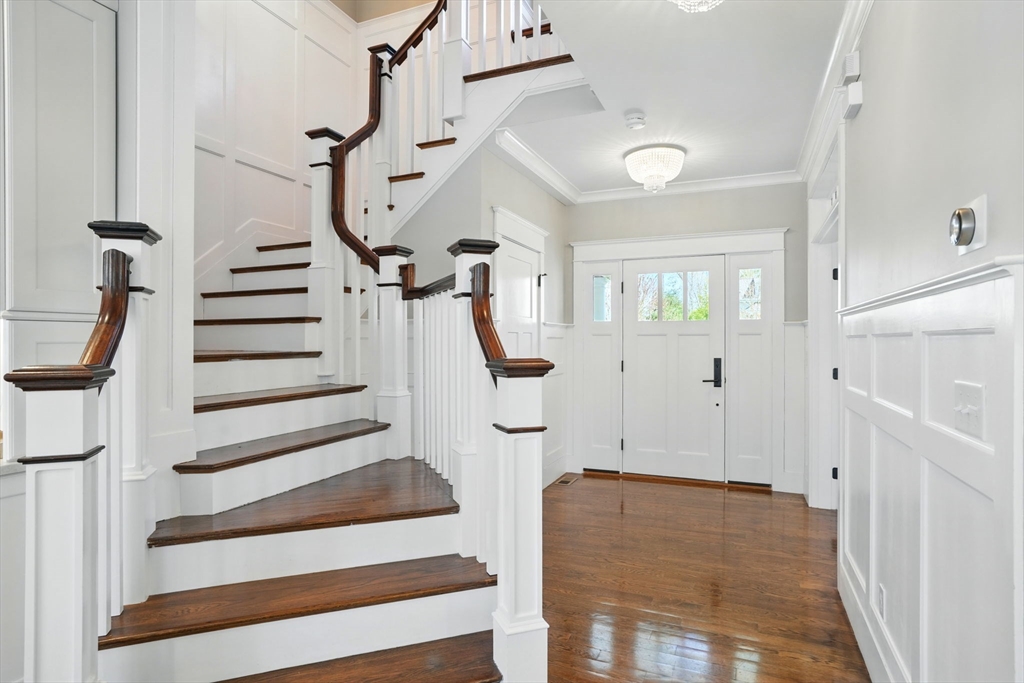 4 Summit Dr