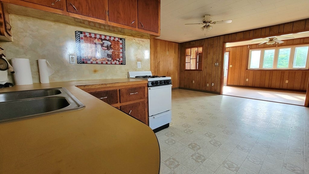 27 Richie Rd, Douglas, MA, 27 Richie Rd, Douglas, MA Photo #4