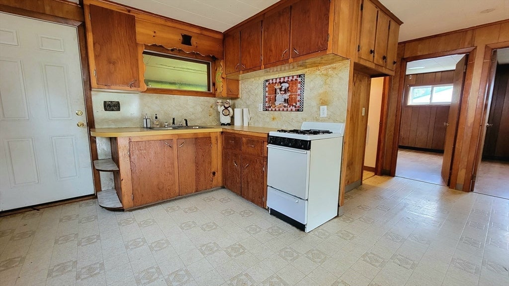 27 Richie Rd, Douglas, MA, 27 Richie Rd, Douglas, MA Photo #5