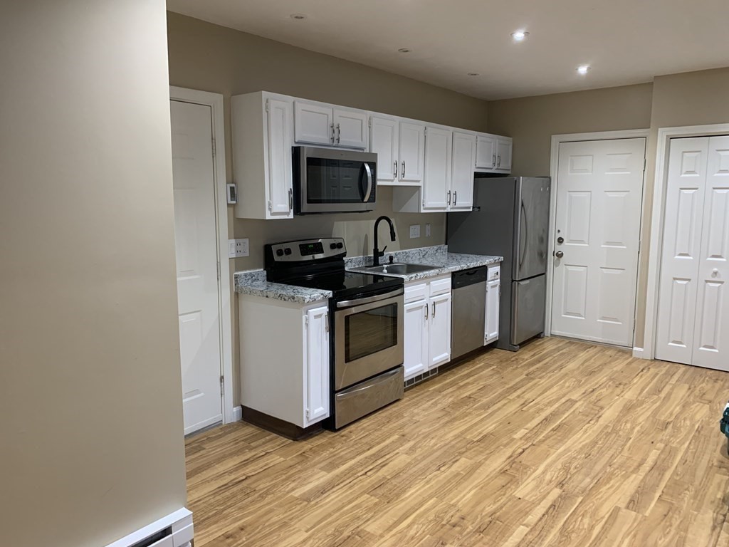 1098 Stafford Street #3