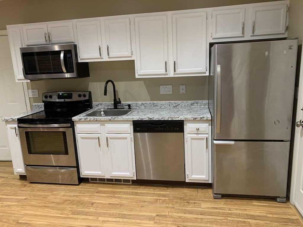 1098 Stafford Street #3