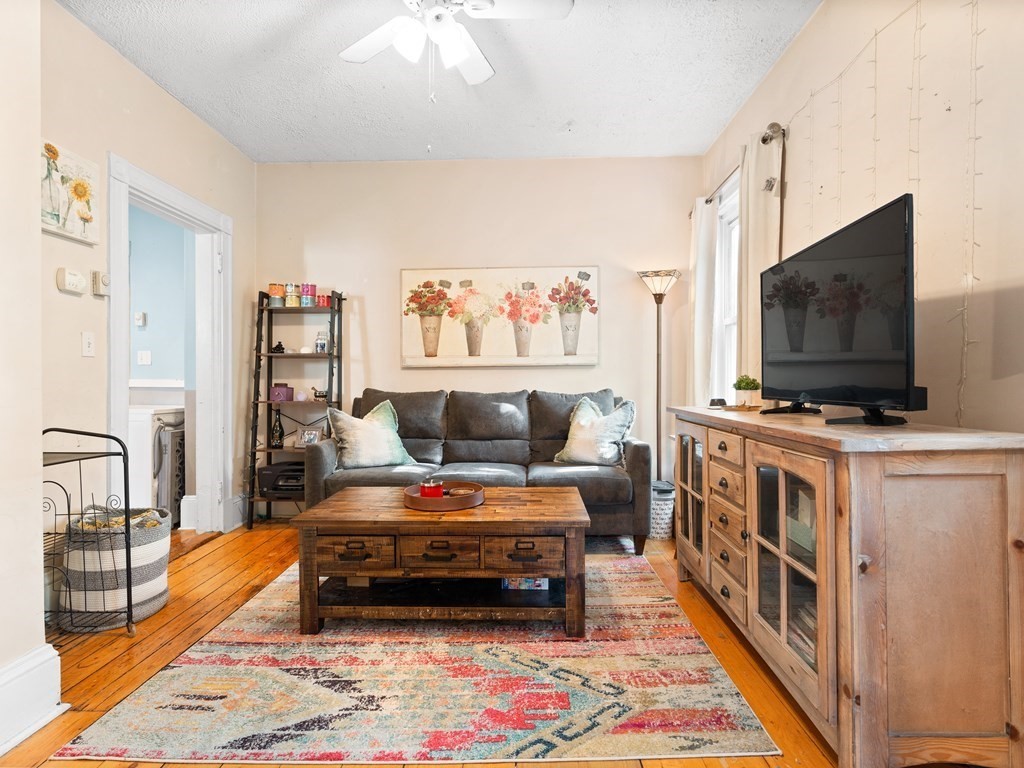 427-435 Faneuil St R4