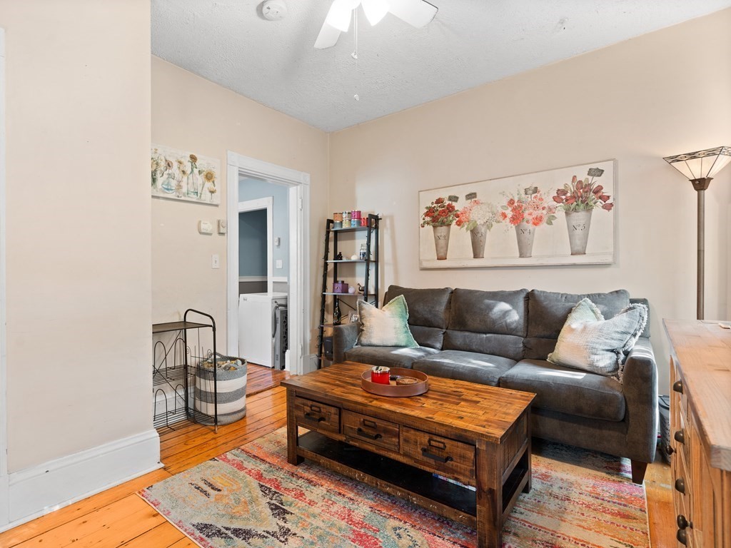 427-435 Faneuil St R4