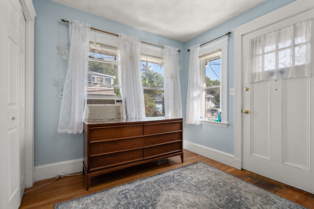 12 Victor St