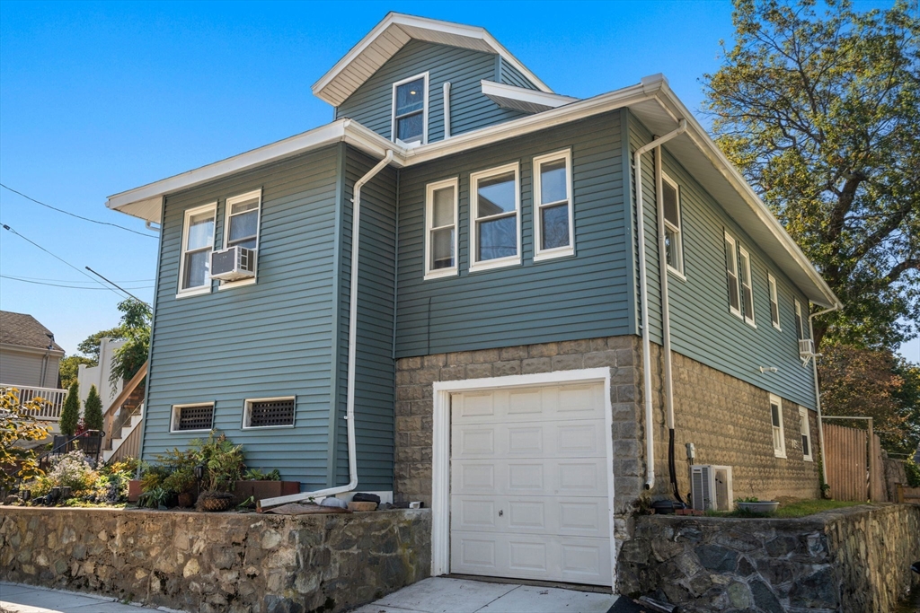 12 Victor St