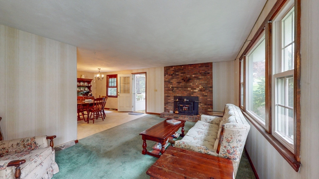 10 Briarwood Rd