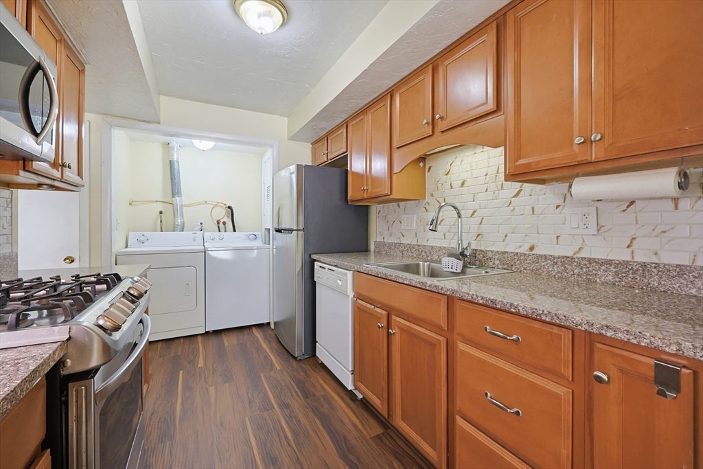 31 Greenbrook Drive #31, Stoughton, MA Photo #3