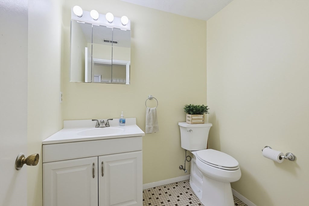 31 Greenbrook Drive #31, Stoughton, MA Photo #12
