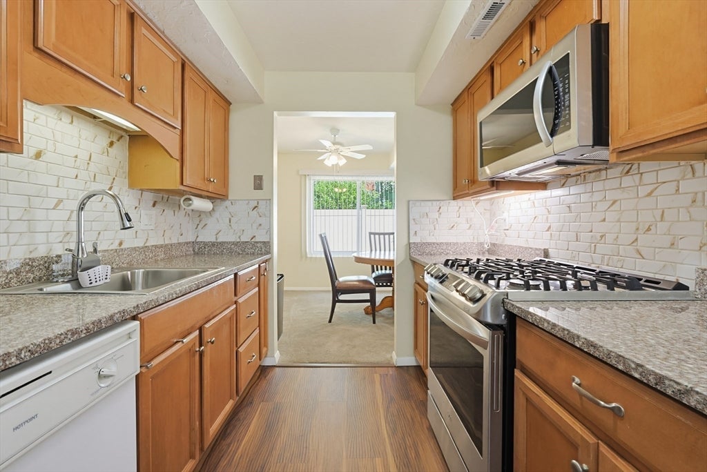 31 Greenbrook Drive #31, Stoughton, MA Photo #6