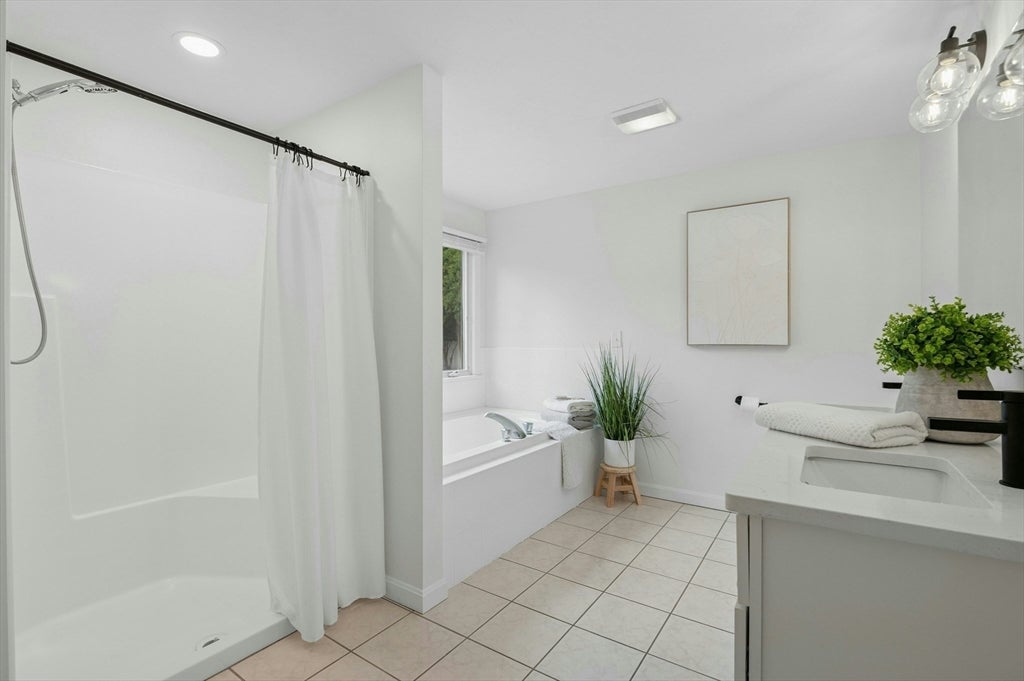 2 Brian Cir, Millbury, MA, 2 Brian Cir, Millbury, MA Photo #18