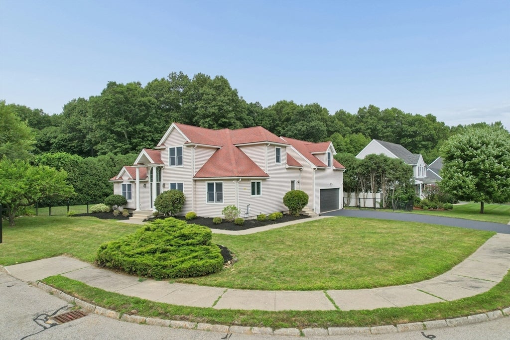 2 Brian Cir, Millbury, MA, 2 Brian Cir, Millbury, MA Photo #4
