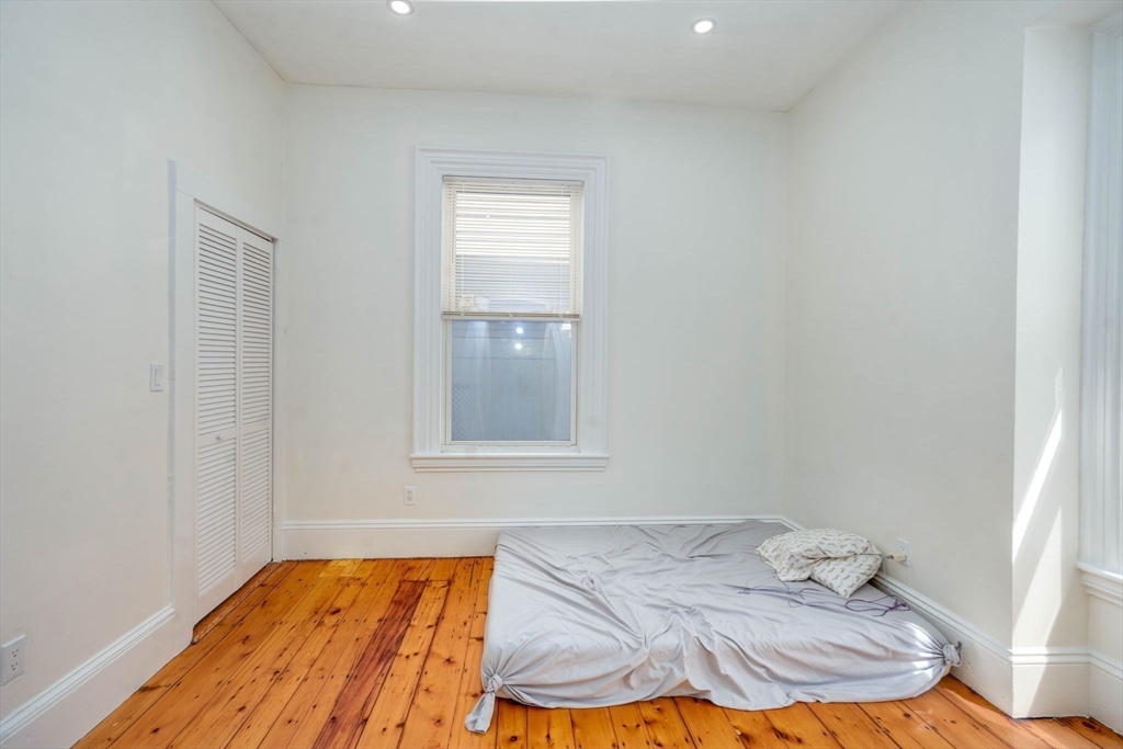 22-24 Romsey St