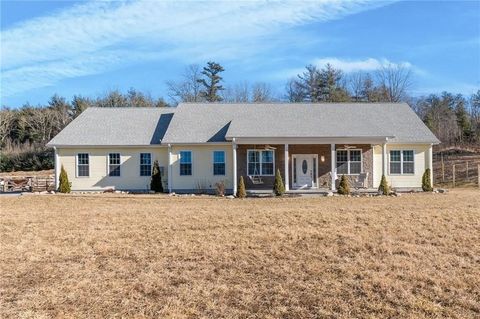Photo of 117 New Road, Thompson, CT 06277 (MLS # 73472780)