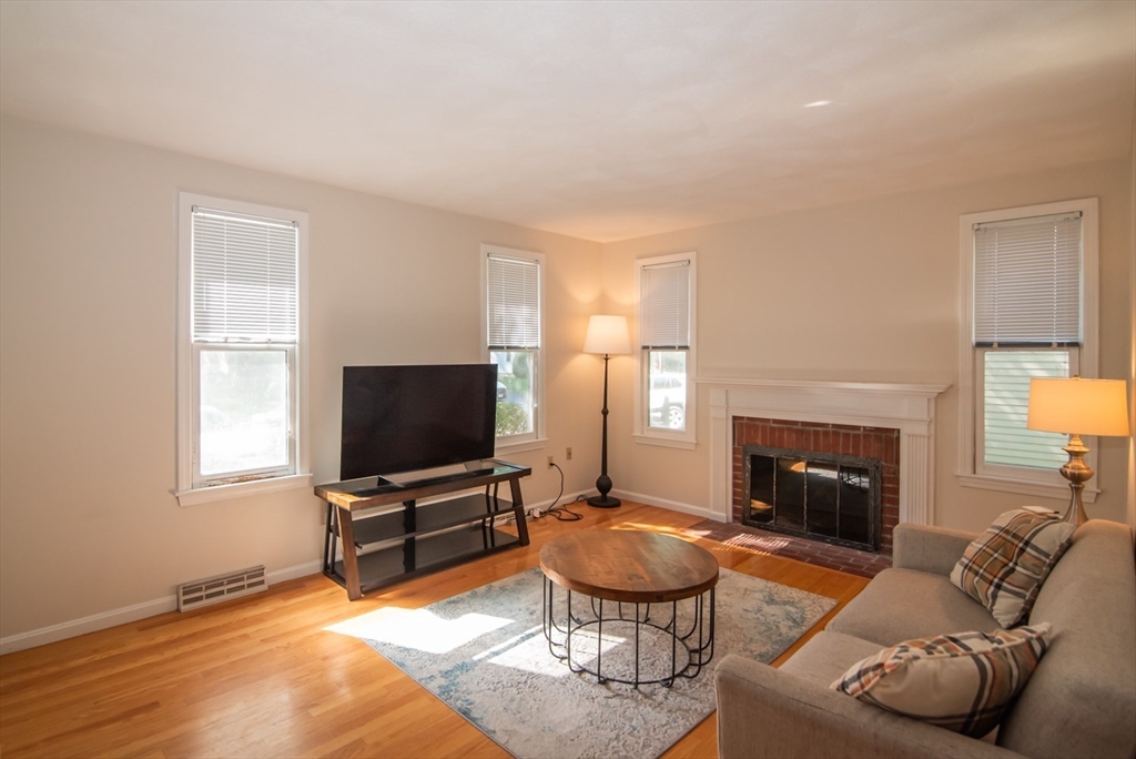 271 Wellman Ave 271