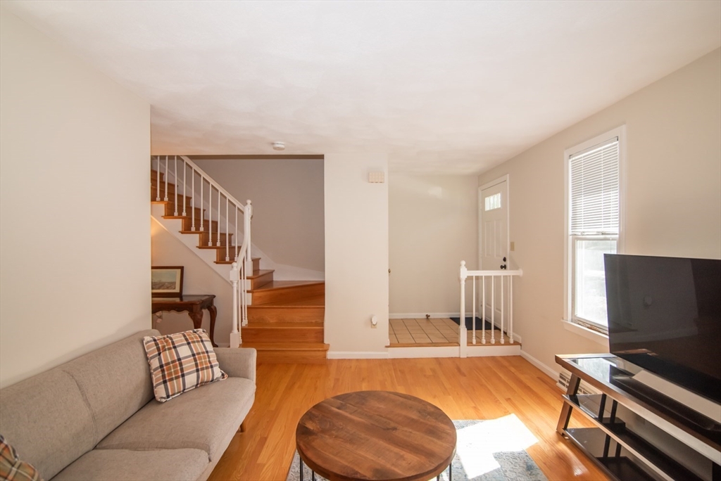 271 Wellman Ave 271
