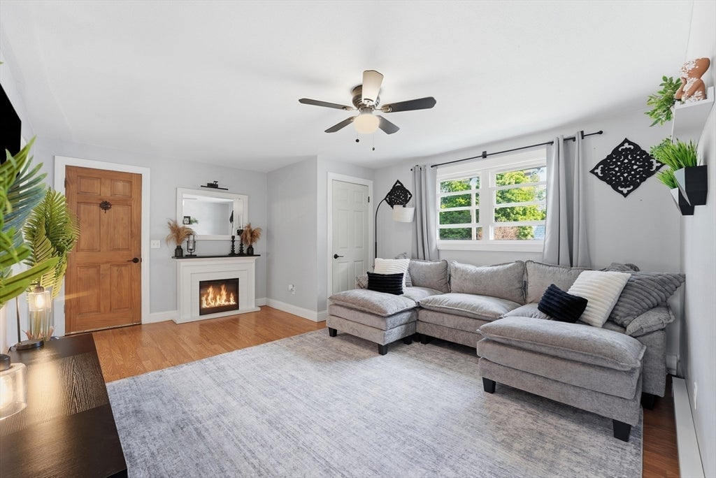 445 Oldfield Rd
