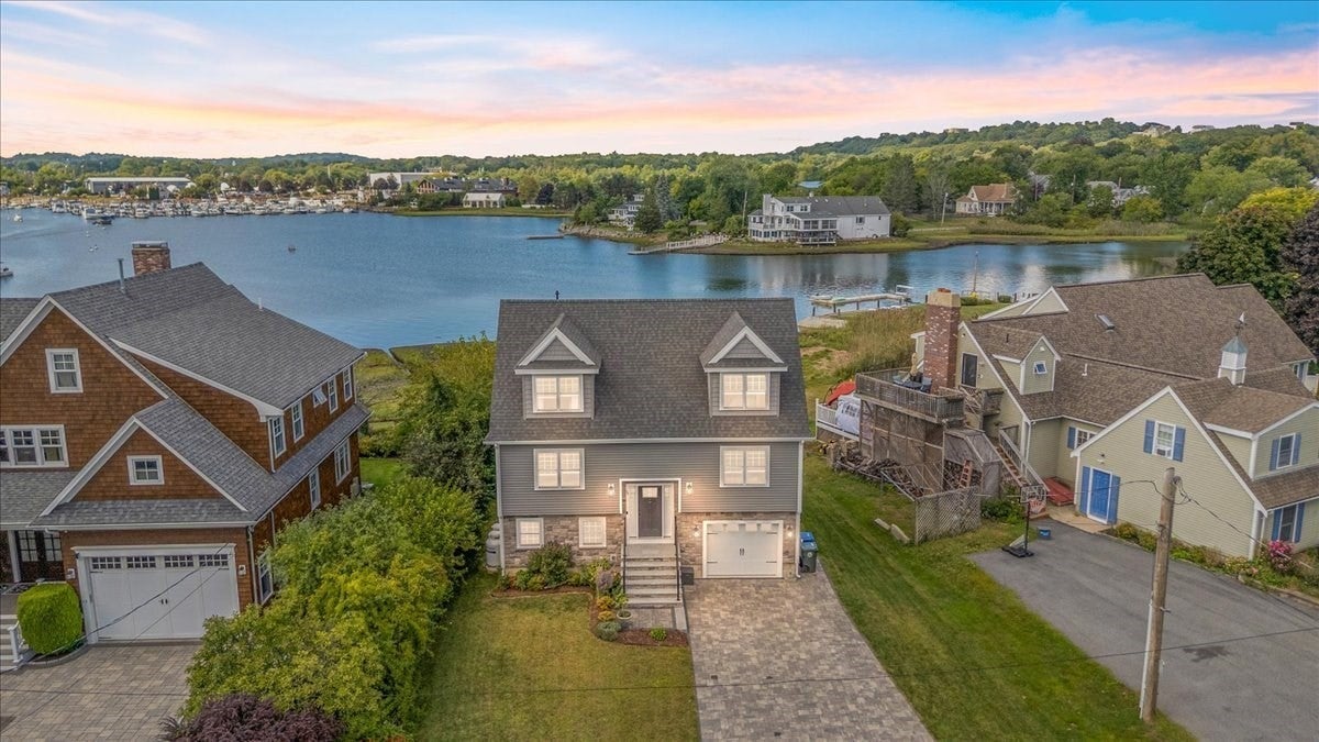 Photo of 59 Riverview Ave, Danvers, MA