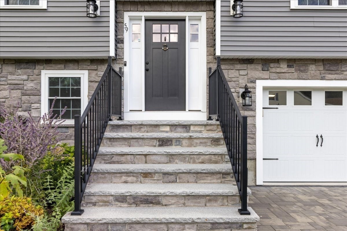 59 Riverview Ave