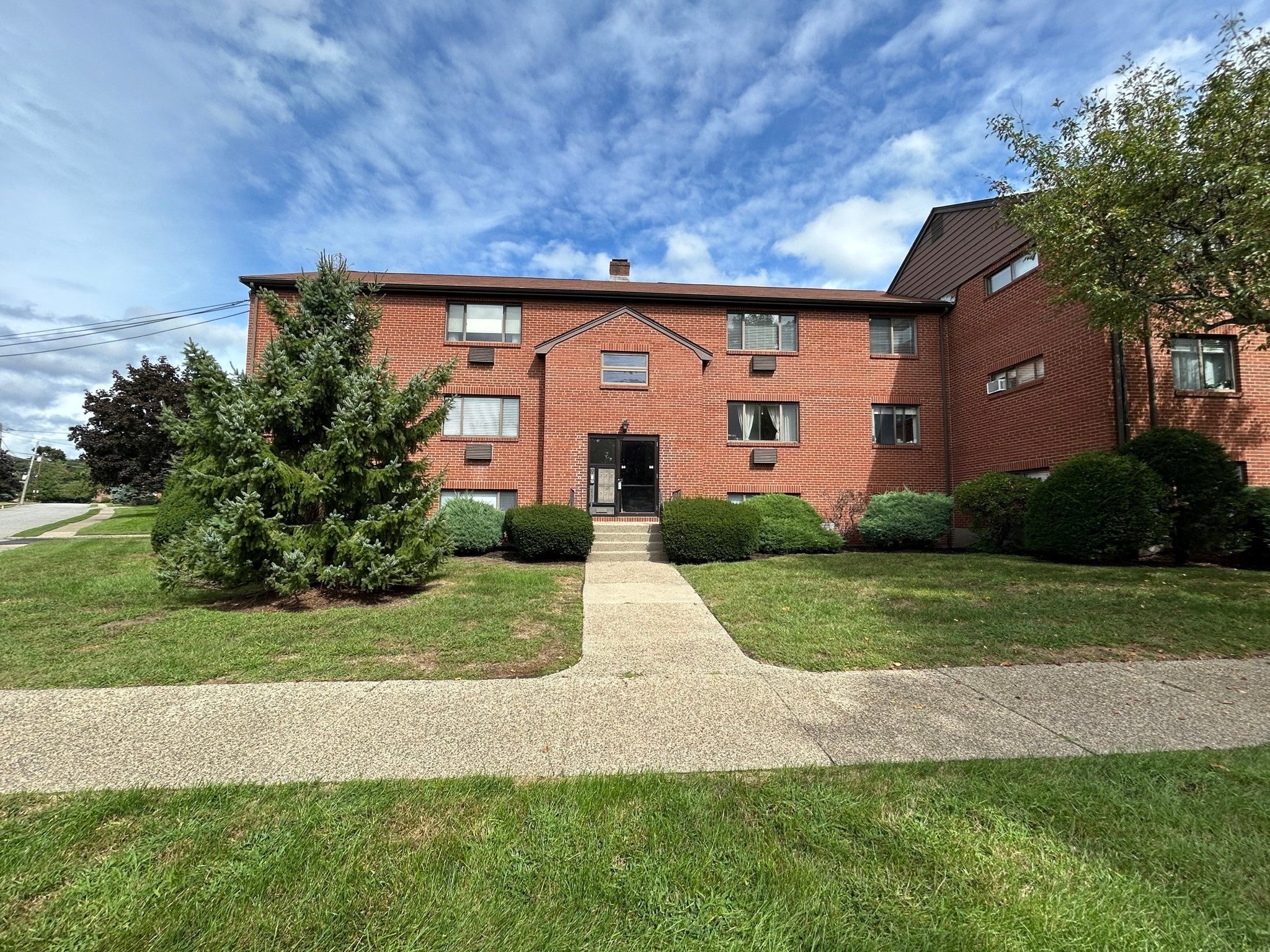 71 Charlesbank Way #A, Waltham, MA Photo #2