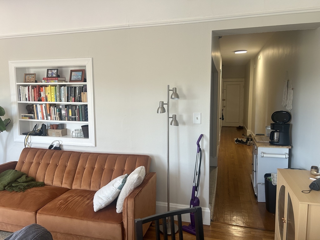 Cambridge, Massachusetts 02139, United States, 2 Bedrooms Bedrooms, ,1 BathroomBathrooms,Residential,Active,164609