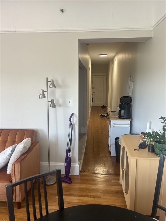 Cambridge, Massachusetts 02139, United States, 2 Bedrooms Bedrooms, ,1 BathroomBathrooms,Residential,Active,164609