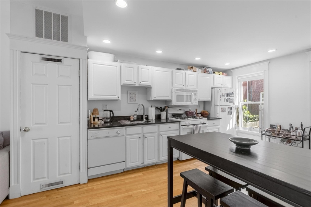 13 Beckler Avenue