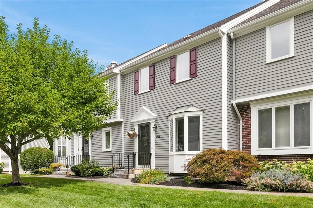 Photo of 4902 Heatherwood Ln, Peabody, MA