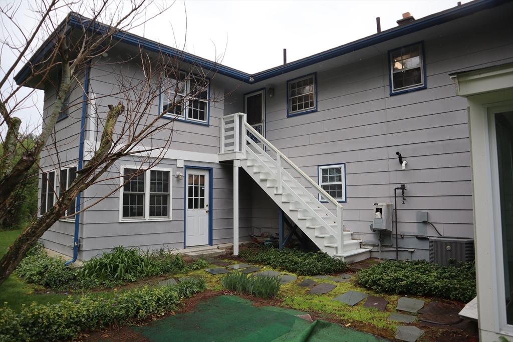 15 Dakota Dr