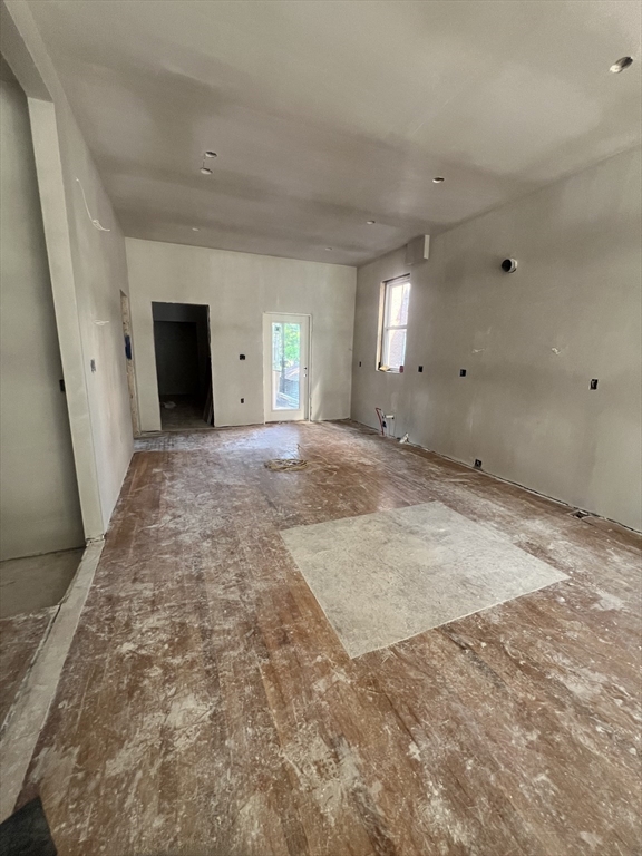 395 W 4th Street 1