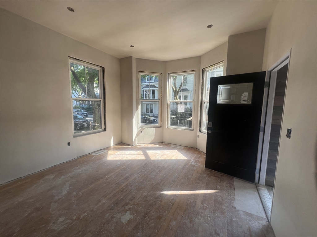 395 W 4th Street 1