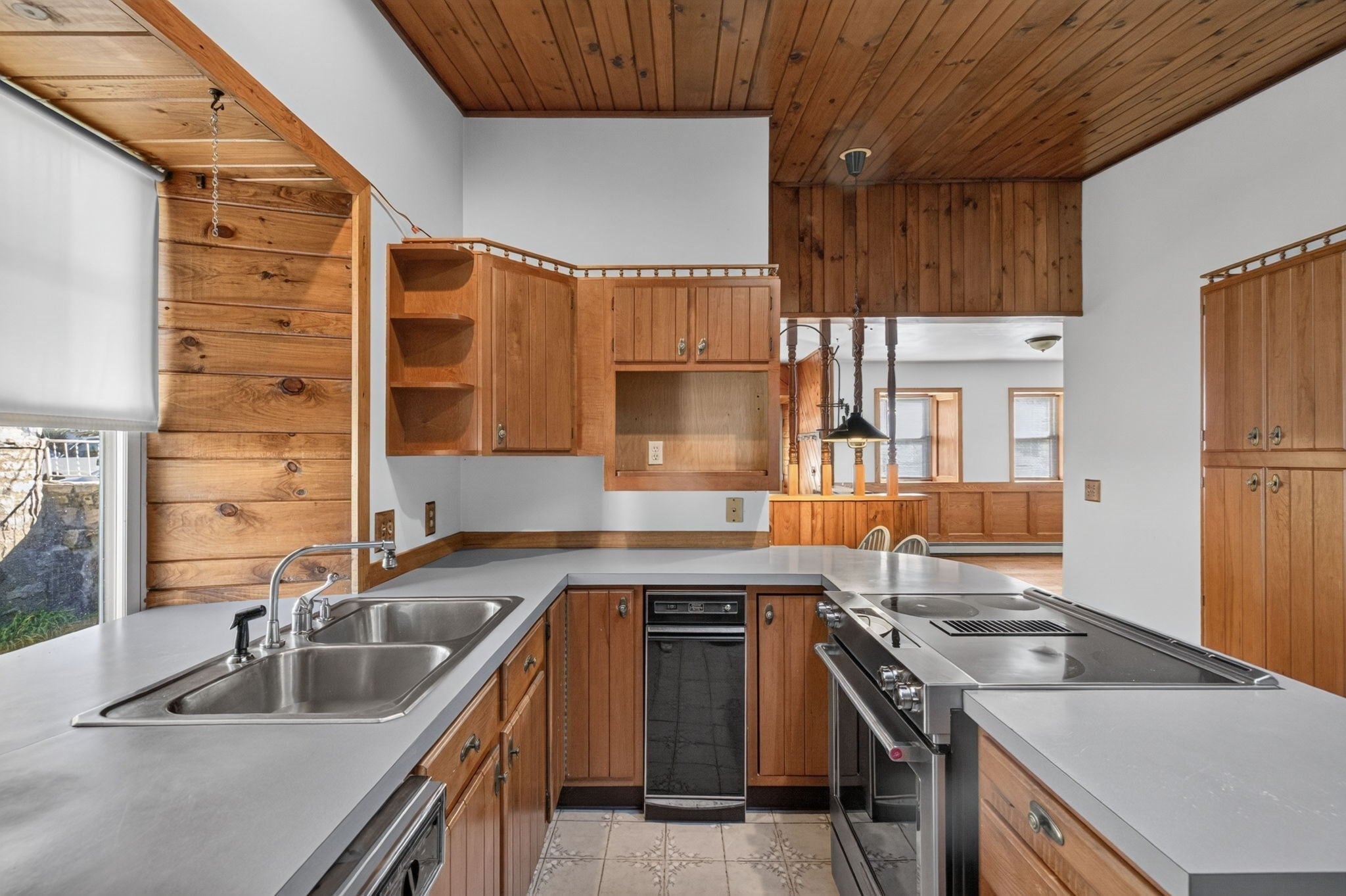 1478 Locust St, Fall River, MA Photo #28