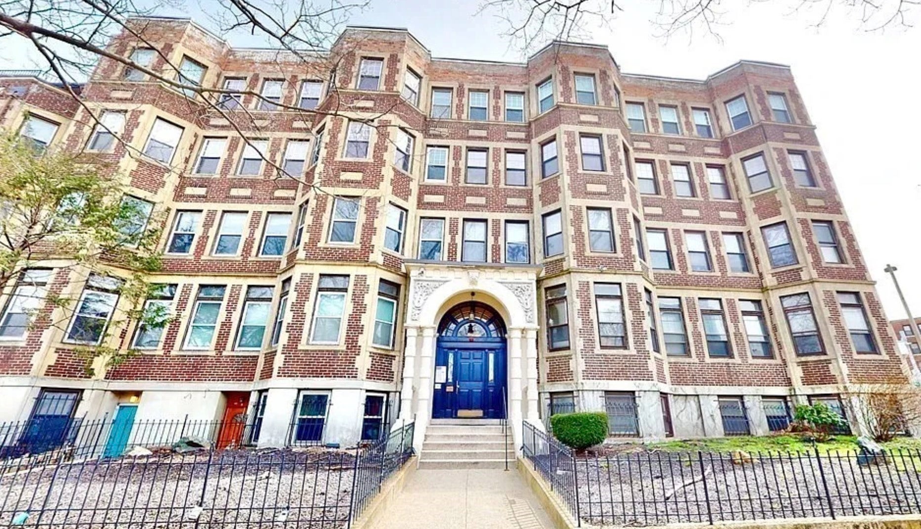 Photo of 394 Riverway, Boston, MA