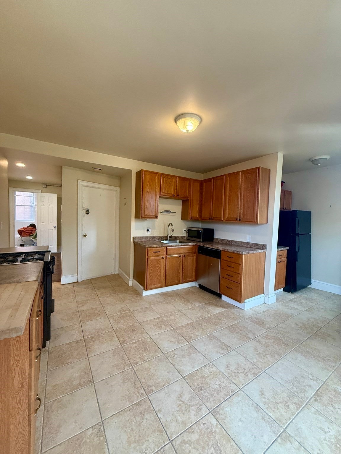 394 Riverway 8