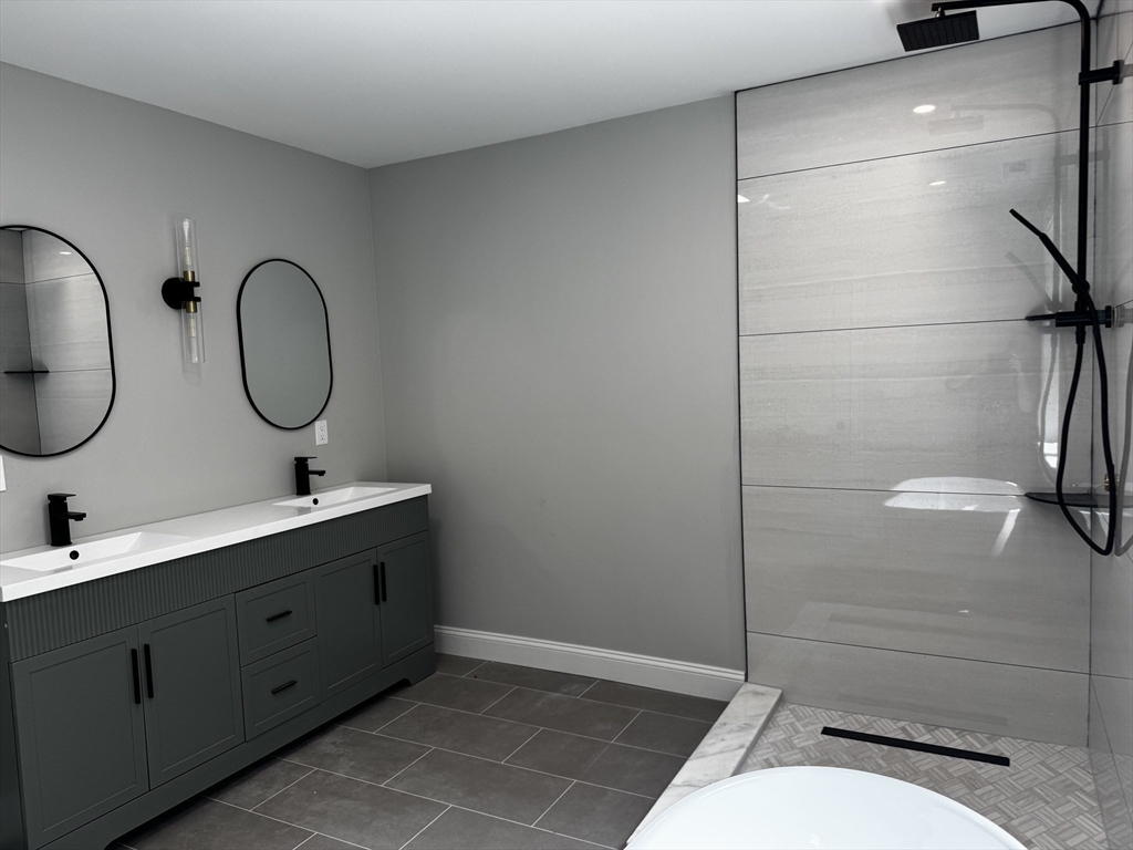 27 Rollins ST #A, Groveland, MA Photo #21