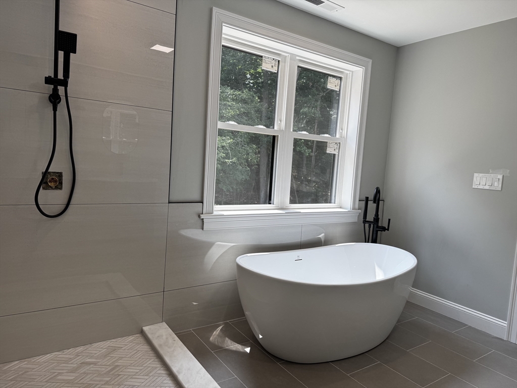 27 Rollins ST #A, Groveland, MA Photo #23