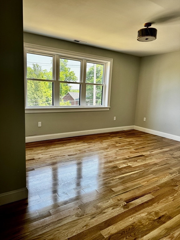 27 Rollins ST #A, Groveland, MA Photo #4